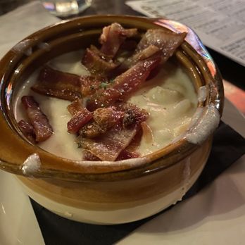 Charity's 1887 Saloon - Clam chowda - American Near Me - Killington, Vermont