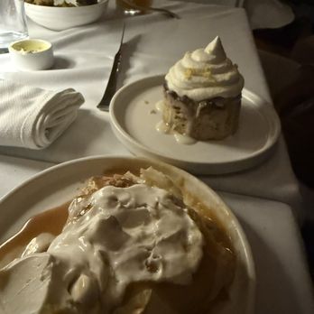 Linden - Cobbler and bread pudding - New American Near Me - Los Angeles, California Linden - Cobbler and bread pudding - New American Near Me - Los Angeles, California