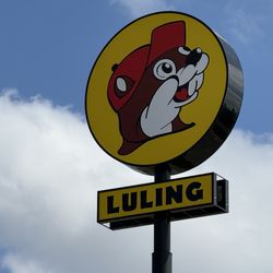 Buc-ee’s - Here is your sign