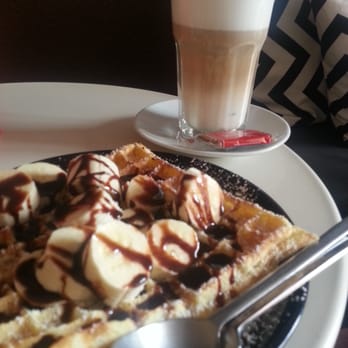 Bewaffel dich - Leckere Schokobananenwaffel mit einem Latte Macchiato, schmeckt super & nur zu empfehlen! - Cafes Near Me - Halle (Saale), ST Bewaffel dich - Leckere Schokobananenwaffel mit einem Latte Macchiato, schmeckt super & nur zu empfehlen! - Cafes Near Me - Halle (Saale), ST