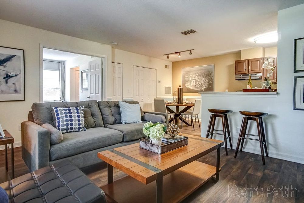 WHISPER LAKE APARTMENTS Updated September 2024 81 Photos 3250