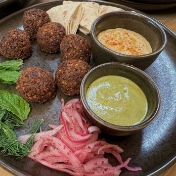 Twelvemonth - Hummus Platter. - Vegan Near Me - Burlingame, California Twelvemonth - Hummus Platter. - Vegan Near Me - Burlingame, California