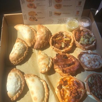 Vinoma - 12 empanadas - Empanadas Near Me - Rohnert Park, California