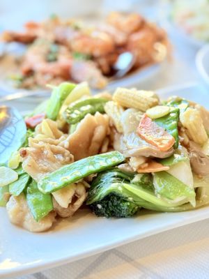 T & T Seafood Restaurant by null