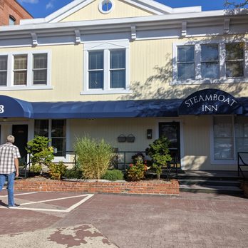 Steamboat Inn - Front of the Inn from the parking area. - Bed & Breakfast Near Me - Mystic, Connecticut