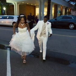 Black Pearls Luxury Transport - Weddings are special. Trust us with your special events