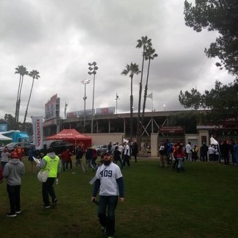 Rose Bowl Stadium - Stadiums & Arenas Near Me - Pasadena, California