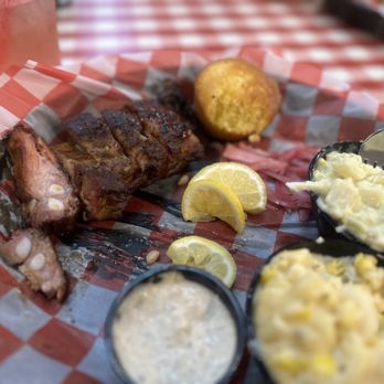Famous Dave's Bar-B-Que - ows a plate of food - Barbeque Near Me - Lake Delton, Wisconsin Famous Dave's Bar-B-Que - ows a plate of food - Barbeque Near Me - Lake Delton, Wisconsin