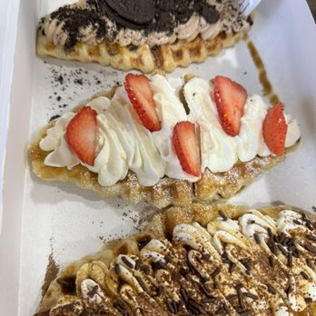Maison De Croissant - Chocolate Croffle, Strawberry Croffle, Tiramisu Croffle - Bakeries Near Me - Irvine, California