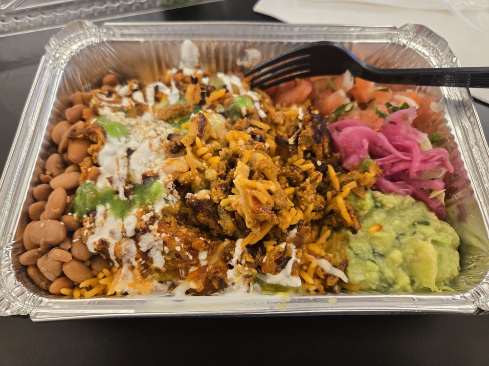 Chinelos Birria Tacos