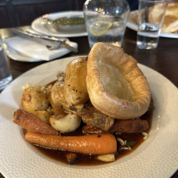 The Queen's Arms - Chicken roast - Pubs Near Me - London, XGL The Queen's Arms - Chicken roast - Pubs Near Me - London, XGL