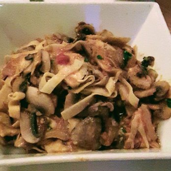 Tiramisu - Fettuccine alla Ebraica: Homemade fettuccine with artichokes, mushrooms , and herbs in a light tomato sauce. - Italian Near Me - Berwyn, Pennsylvania