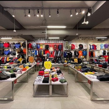 Tops And Bottoms 36 Photos 3940 W Madison St Chicago Il Yelp