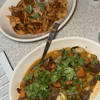 True Food Kitchen - Thai dish and jambalaya pasta - New American Near Me - Denver, Colorado True Food Kitchen - Thai dish and jambalaya pasta - New American Near Me - Denver, Colorado