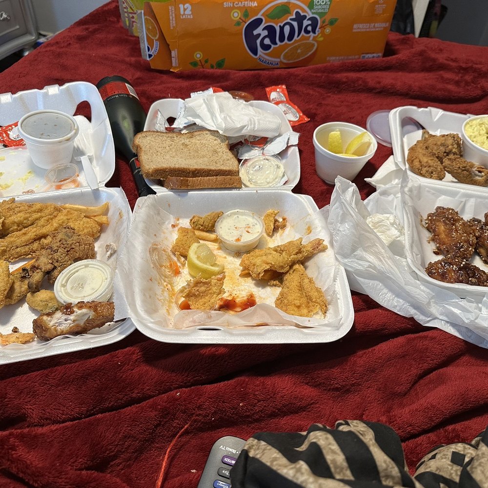 Joys Chicken And Fish - Fried chicken, soy chicken, fries, potatoe salad, catfish, shrimp oysters - Chicken Wings Near Me - Los Angeles, California Joys Chicken And Fish - Fried chicken, soy chicken, fries, potatoe salad, catfish, shrimp oysters - Chicken Wings Near Me - Los Angeles, California
