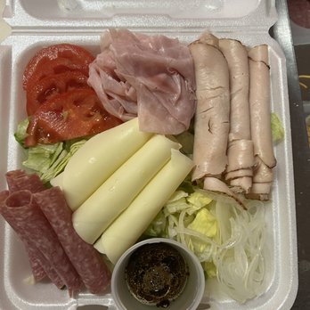 Saucony Cafe - Chef Salad - Breakfast & Brunch Near Me - Kutztown, Pennsylvania Saucony Cafe - Chef Salad - Breakfast & Brunch Near Me - Kutztown, Pennsylvania
