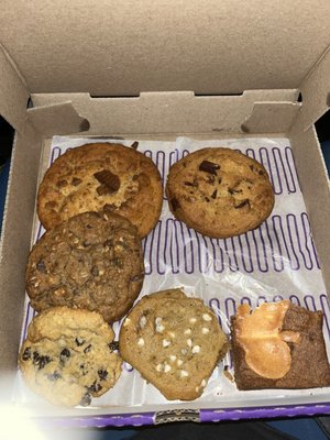 Insomnia Cookies by null