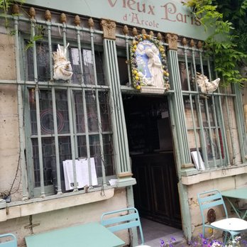Au Vieux Paris d'Arcole - The outdoor view of the restaurant - French Near Me - Paris, 75 Au Vieux Paris d'Arcole - The outdoor view of the restaurant - French Near Me - Paris, 75