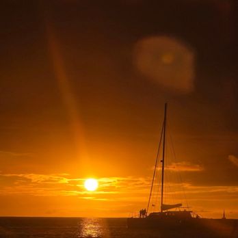 Oahu Catamarans - Boat Charters Near Me - Honolulu, Hawaii Oahu Catamarans - Boat Charters Near Me - Honolulu, Hawaii