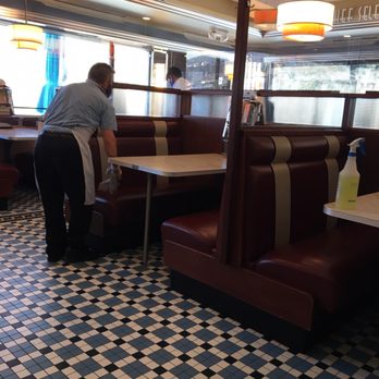 Silver Diner - Sanitizing between patrons - Diners Near Me - Fairfax, Virginia Silver Diner - Sanitizing between patrons - Diners Near Me - Fairfax, Virginia