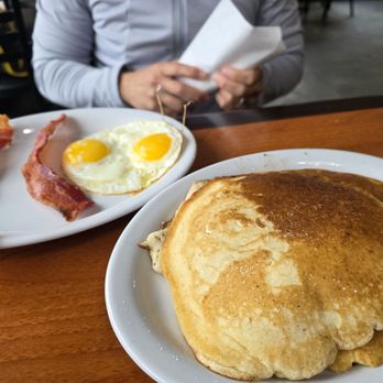 The Mill Restaurant - 2,2,2 breakfast! Pancakes are yum! - Pizza Near Me - Murrieta, California The Mill Restaurant - 2,2,2 breakfast! Pancakes are yum! - Pizza Near Me - Murrieta, California