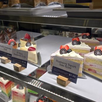 Paris Baguette - Cake display - Bakeries Near Me - Louisville, Kentucky Paris Baguette - Cake display - Bakeries Near Me - Louisville, Kentucky
