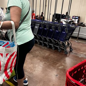 Goodwill Industries Sacramento Valley & Northern Nevada - Their carts have poles you can't take it out. - Thrift Stores Near Me - Sacramento, California