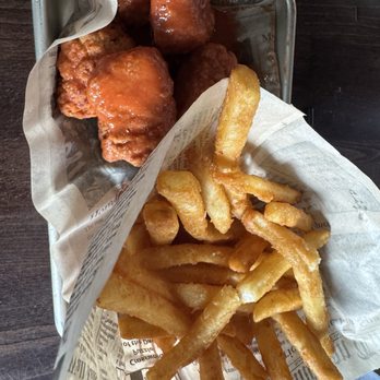 The Pub at Uptown - Boneless wings, fries - Beer, Wine & Spirits Near Me - Charlotte, North Carolina The Pub at Uptown - Boneless wings, fries - Beer, Wine & Spirits Near Me - Charlotte, North Carolina