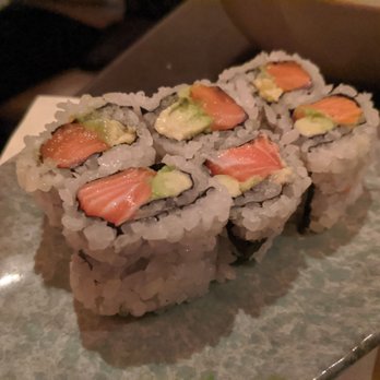 Double Knot - Salmon avocado roll - Sushi Bars Near Me - Philadelphia, Pennsylvania