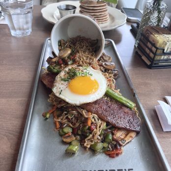 Sweet Maple - Breakfast & Brunch Near Me - Santa Monica, California