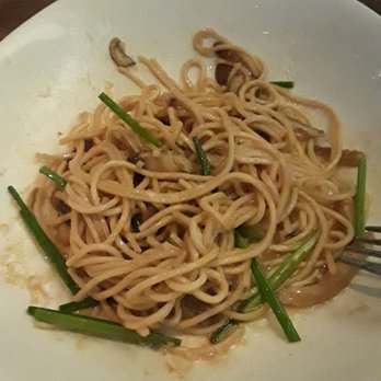 Yard House - Shitake garlic noodles - New American Near Me - Orlando, Florida