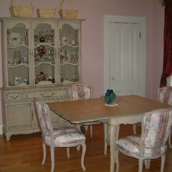 Adorable Purple Victorian - Diningroom