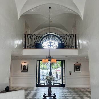 Cara Restaurant - Lobby - New American Near Me - Los Angeles, California