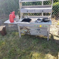 Little Saplings Preschool / City of Eureka community Services - Cooking up magic in our mud pie kitchen.