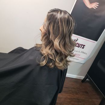 FM Cuts - Honey blonde #Balayage# call today & make your appointment at 7085019377 - Hair Salons Near Me - Steger, Illinois FM Cuts - Honey blonde #Balayage# call today & make your appointment at 7085019377 - Hair Salons Near Me - Steger, Illinois