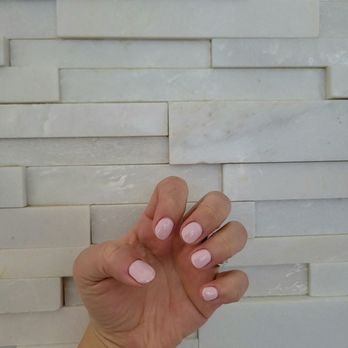 Holiday Nails - Nail Salons Near Me - Los Angeles, California