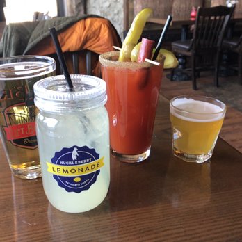 Ziggy’s - Awesome Bloody Mary, coors light and lemonade (loved the mason jar!) - Bars Near Me - Hudson, Wisconsin