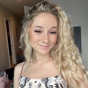 Kaitlyn Beauty - blonde highlights - Makeup Artists Near Me Kaitlyn Beauty - blonde highlights - Makeup Artists Near Me