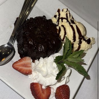 The Colonel Blackinton Inn - Cake - American Near Me - Attleboro, Massachusetts