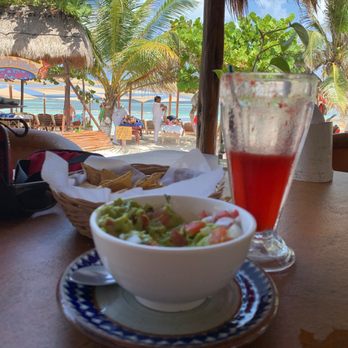 40 Cañones - Doesn't get much better than drinks and guacamole in paradise. - Seafood Near Me - Quintana Roo, ROO