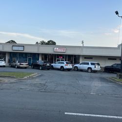 Wings On Tha Run - Street view on Main Street