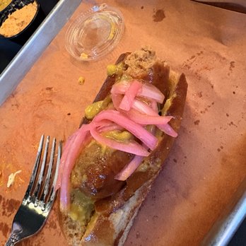 Lil Pig Lil Pig - Sausage on a bun - Barbeque Near Me - Vancouver, Washington