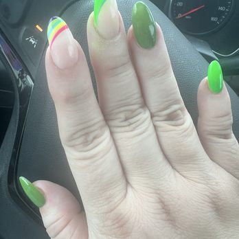 Nails By Lindsay - My March St. Patrick's Day manicure that Lindsay recreated successfully - Nail Salons Near Me - Feasterville, Pennsylvania
