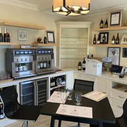 Noble Ridge Vineyard & Winery - Tasting room