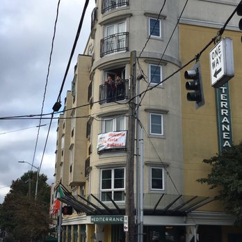 Mediterranean Inn - Hotels Near Me - Seattle, Washington