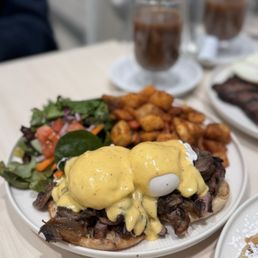Eggs Benedict