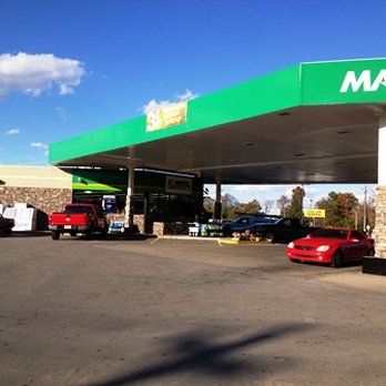 MAPCO - a gas station with cars parked in front of it - Convenience Stores Near Me - Nashville, Tennessee MAPCO - a gas station with cars parked in front of it - Convenience Stores Near Me - Nashville, Tennessee