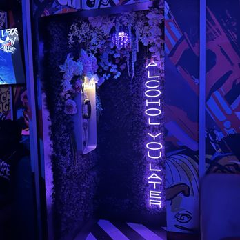 Bad Habits - Lounges Near Me - Astoria, New York