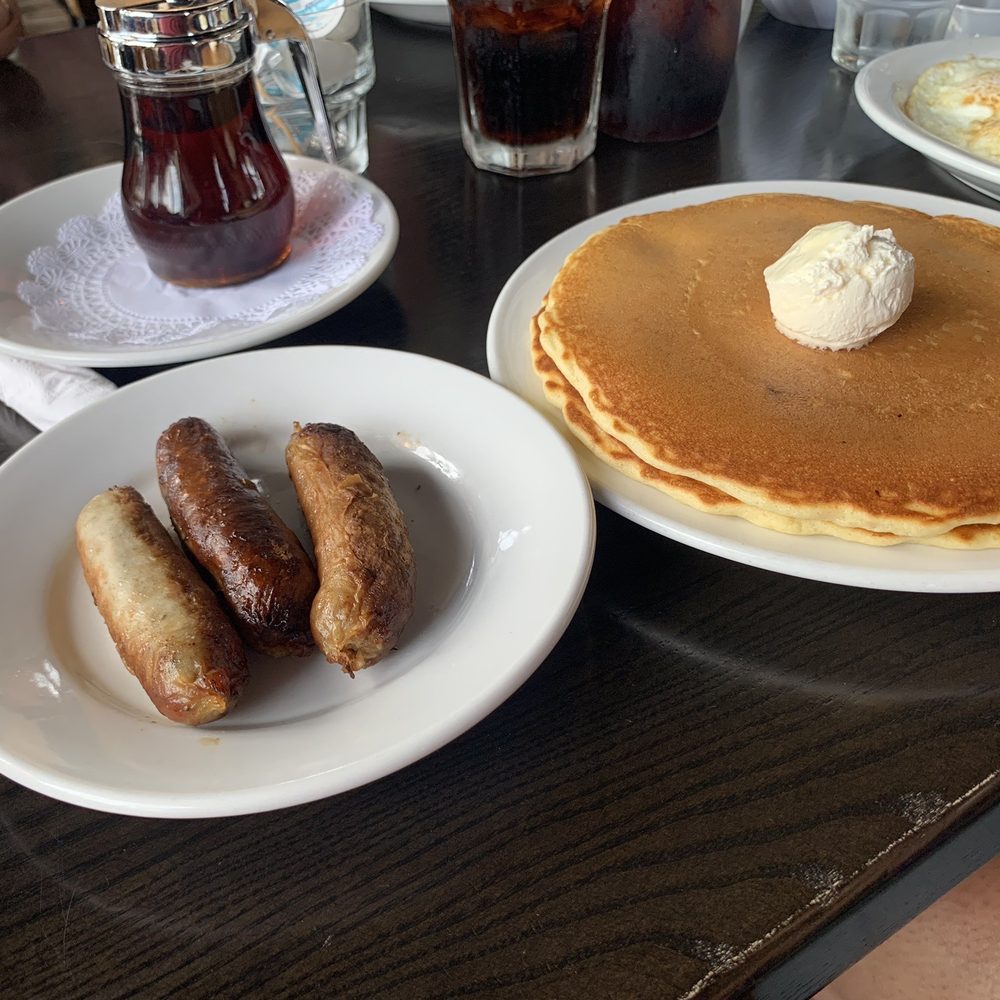 Le Peep - Aksarben Pointe - Pancakes and sausage - Breakfast & Brunch Near Me - Omaha, Nebraska Le Peep - Aksarben Pointe - Pancakes and sausage - Breakfast & Brunch Near Me - Omaha, Nebraska