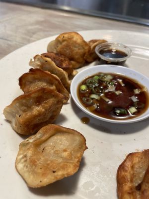 Huang Cheng Potsticker by null